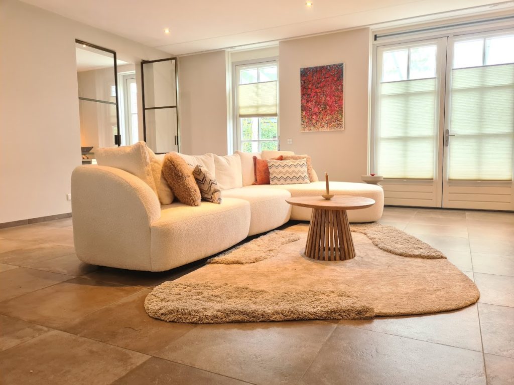 japandi interieur, japandi wonen, japandi woonkamer, Veldhoven, maatwerk interieur, maatwerk wonen, verbouwing garage naar kantoorplek